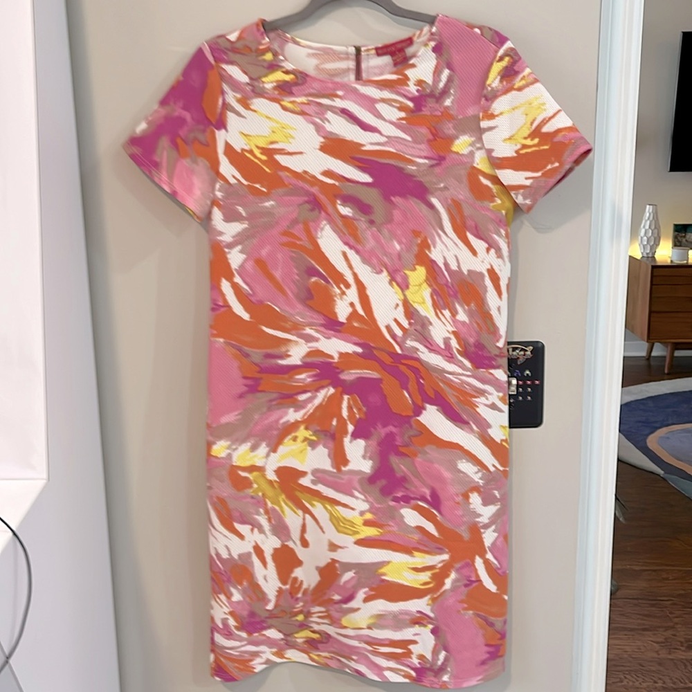 Dress. Size 8. Mid length. Multicolored print.